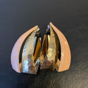 Stunning Vintage light pink and gold earrings